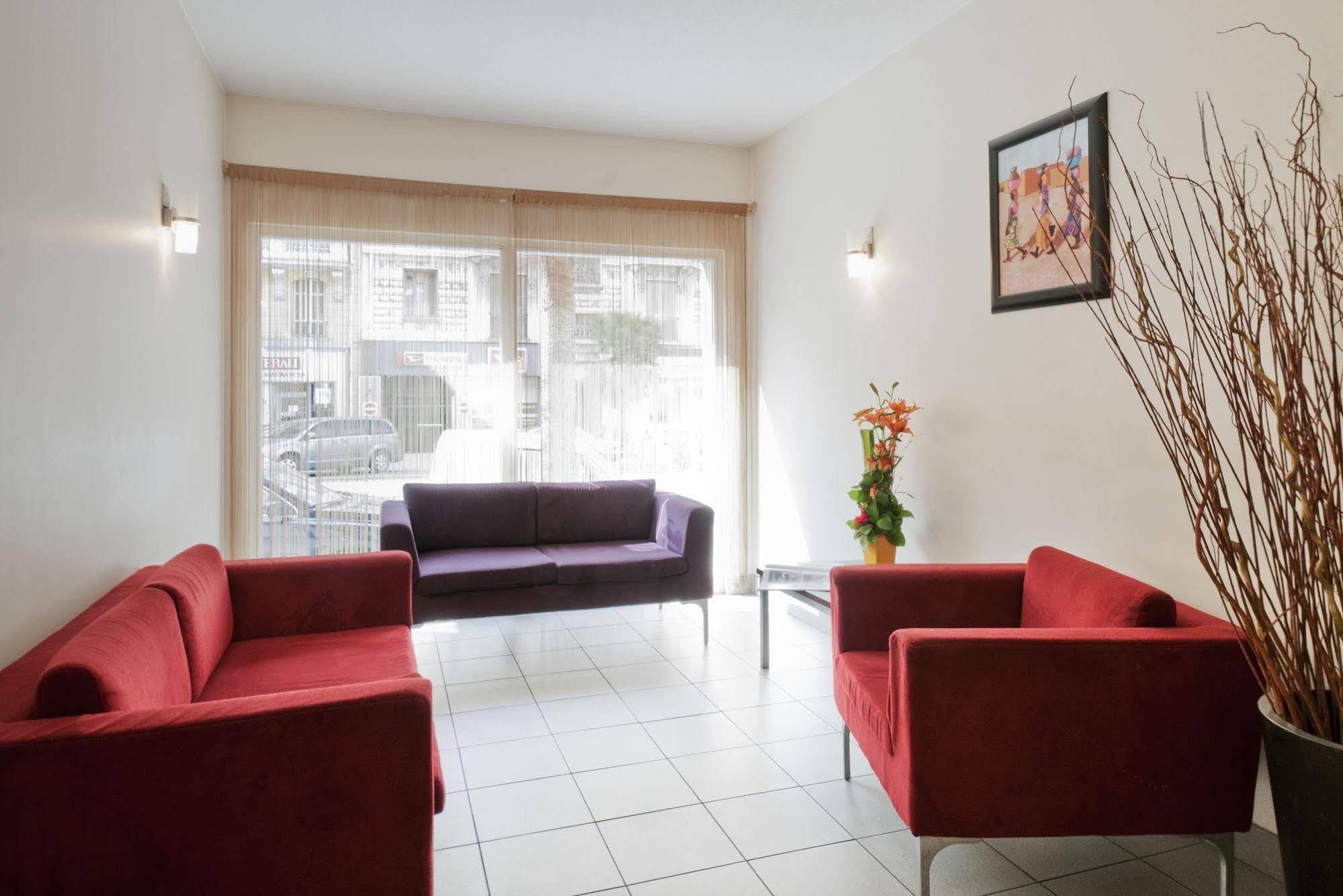 Adagio Access Magnan Aparthotel 2*